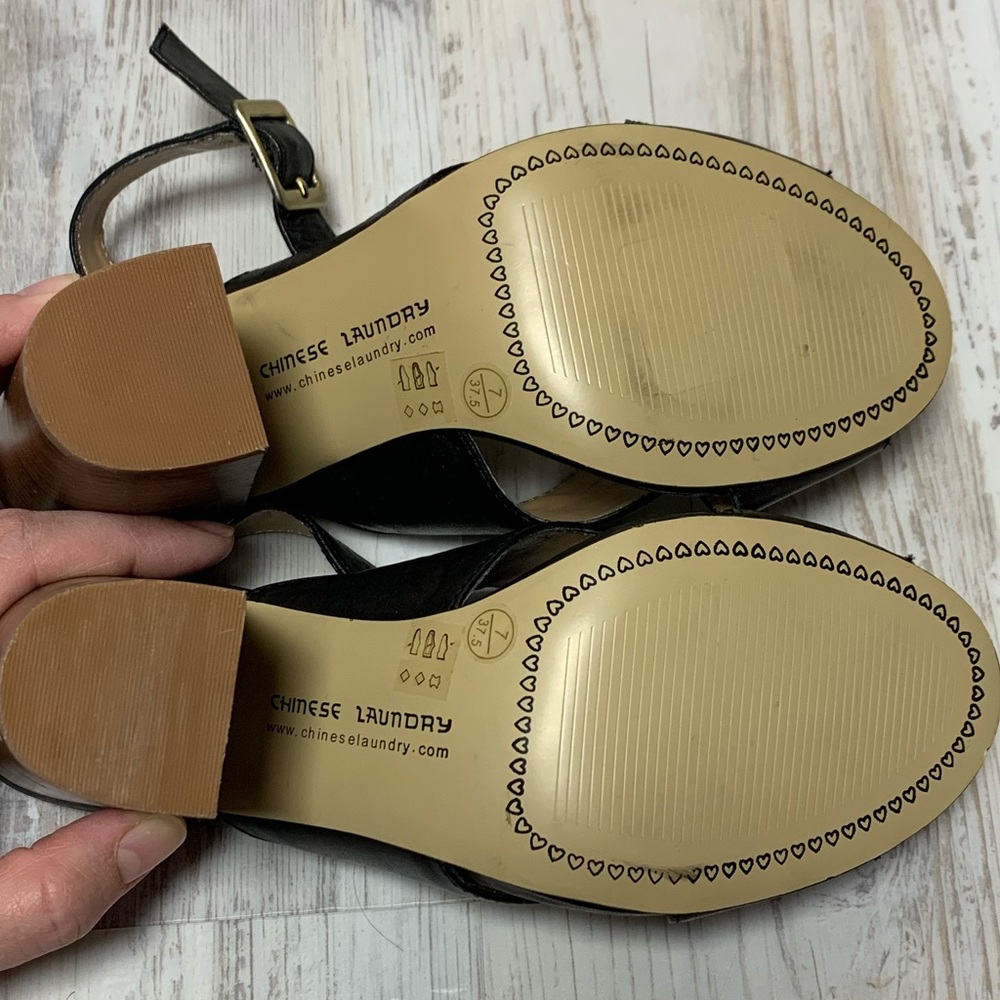 NEW Chinese Laundry Black Leather Sandals 7 - Picture 5 of 8